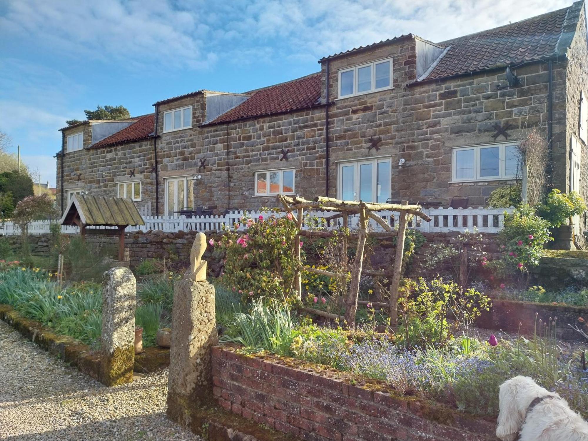 Meadowbeck Holiday Cottages Whitby Eksteriør billede